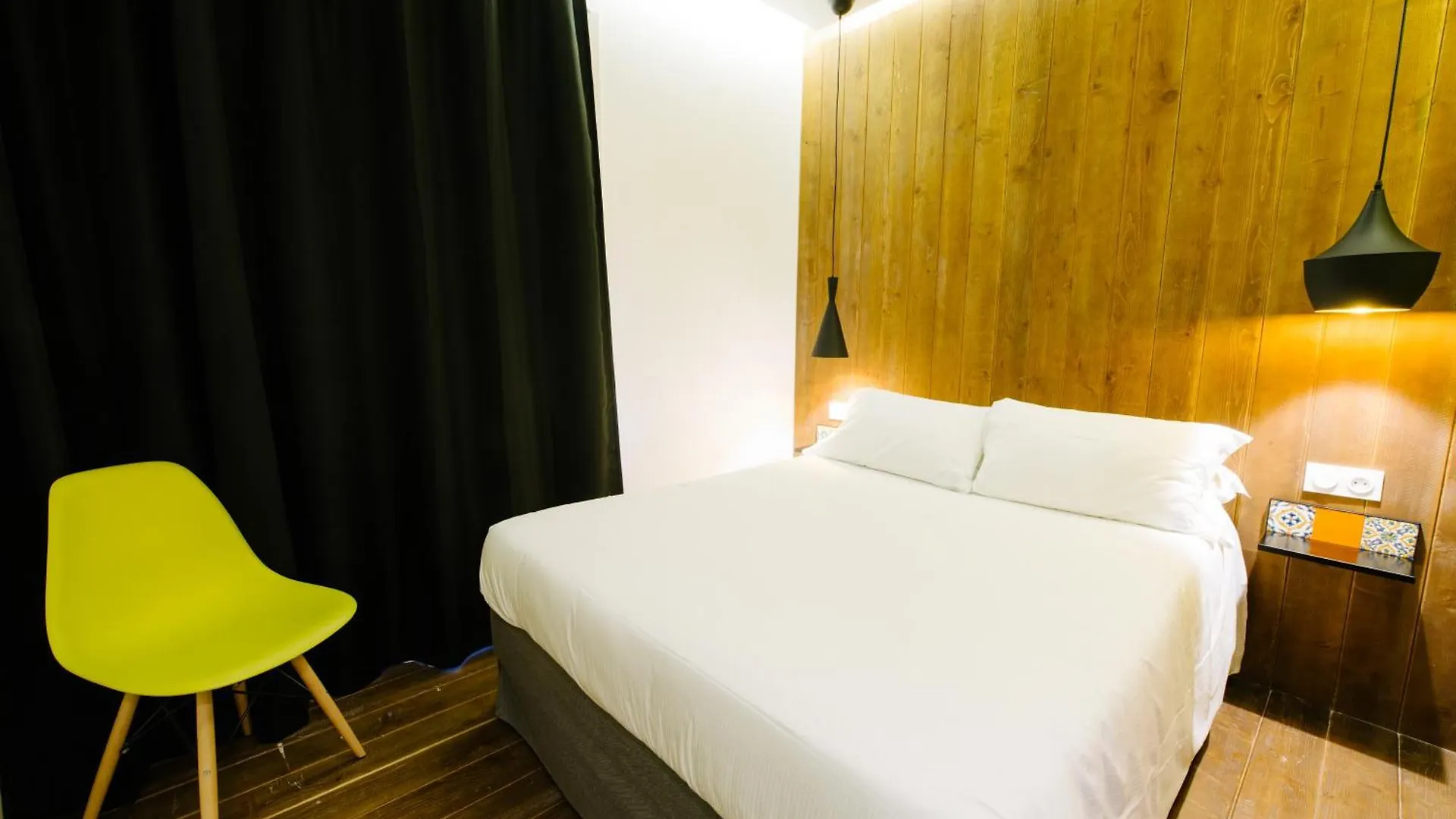 Atypik Hotel Clichy