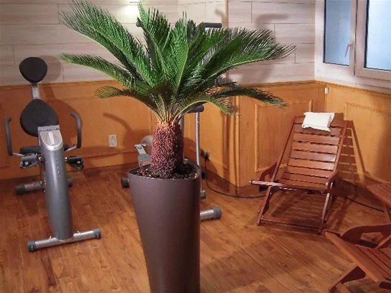 Atypik Hotel Clichy 3*,  Francia